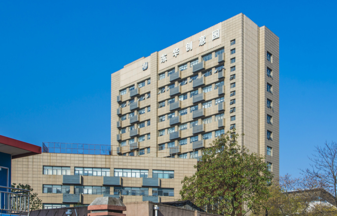 上海東華創(chuàng)意園招租電話，開啟靈感之旅。創(chuàng)意無限，商機(jī)滿園！